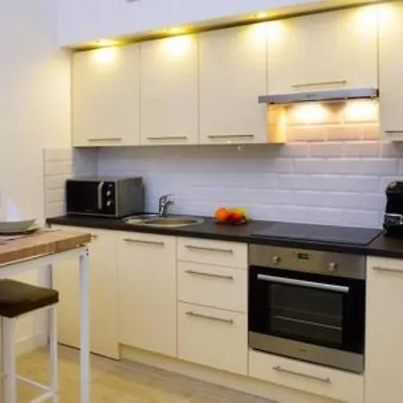 Orangehomes Two Bedroom Raday Str. *