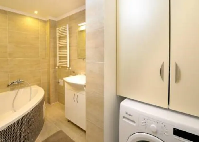 Orangehomes Two Bedroom Raday Str. Apartman *